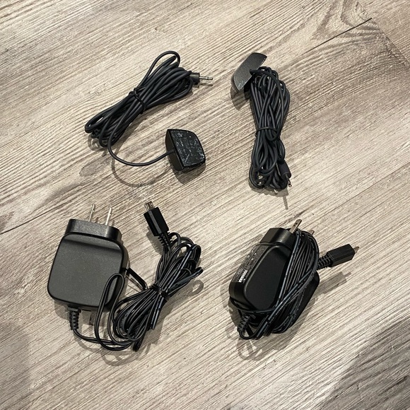 Logitech Harmony Ultimate One Remote Control System N-R0007 w/ Hub O-R0004 - Picture 3 of 3